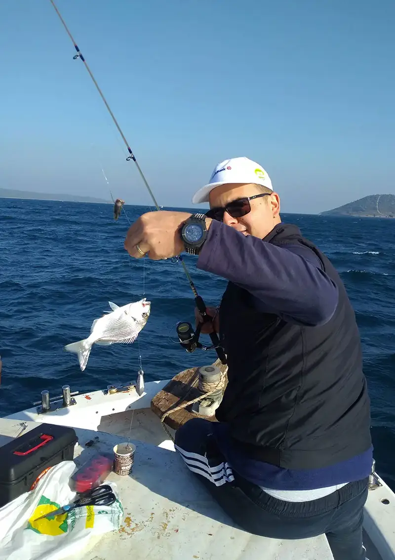 ماهیگیری در ازمیر با قایق بسیار با برکت تر است